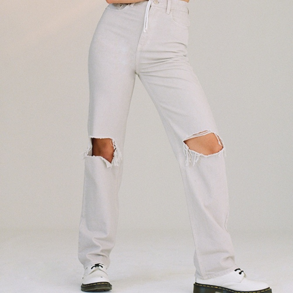 PacSun Subtle Gray Distressed 90s Boyfriend Jeans